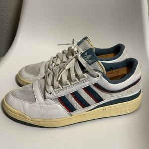 100% Authentic & Rare!! 
Men's Adidas OG (Pre-Own/Vintage)